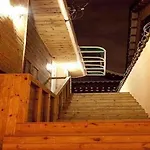 Neighbors Guesthouse